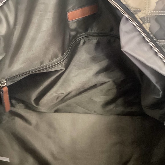 NWT Joan & David Bag Quilted Camo Nylon Duffle Bag Travel Overnight with Pouch - Picture 3 of 4